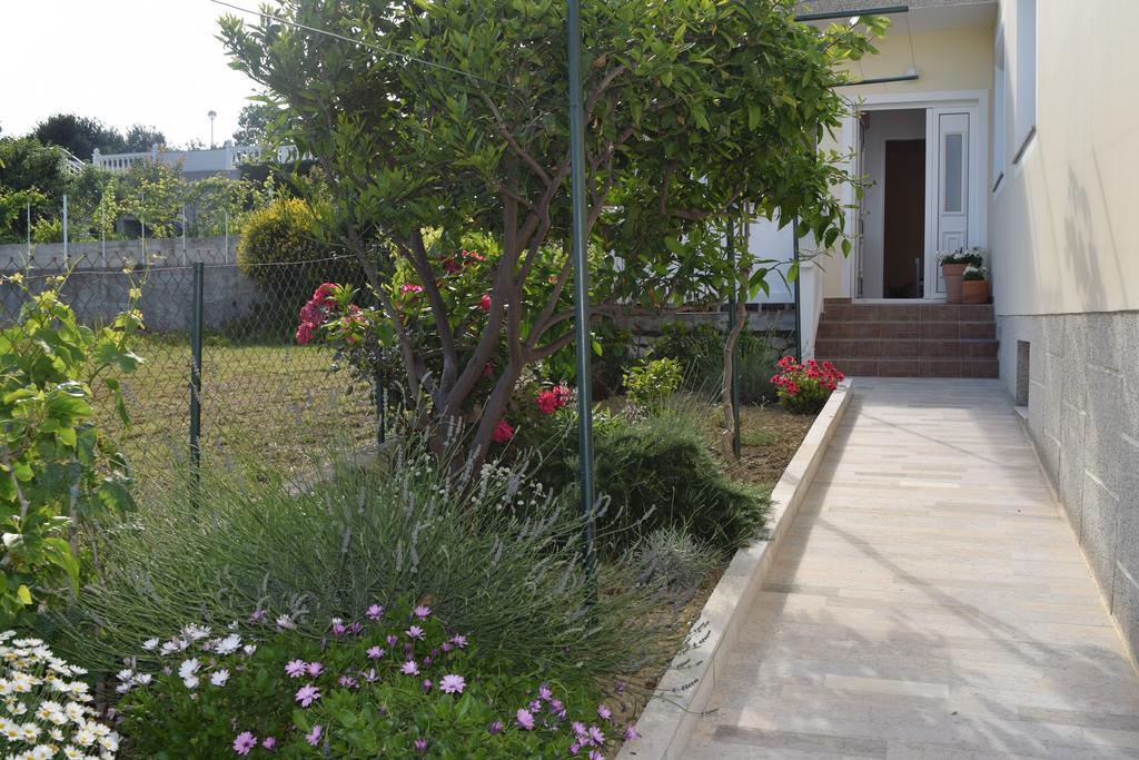 Apartment Branka Banjol Exterior foto