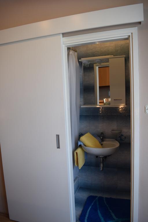 Apartment Branka Banjol Exterior foto