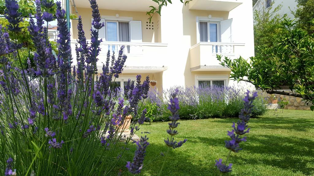 Apartment Branka Banjol Exterior foto